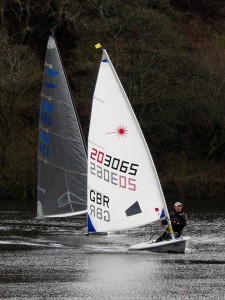 Mike Pridham leading the fleet.